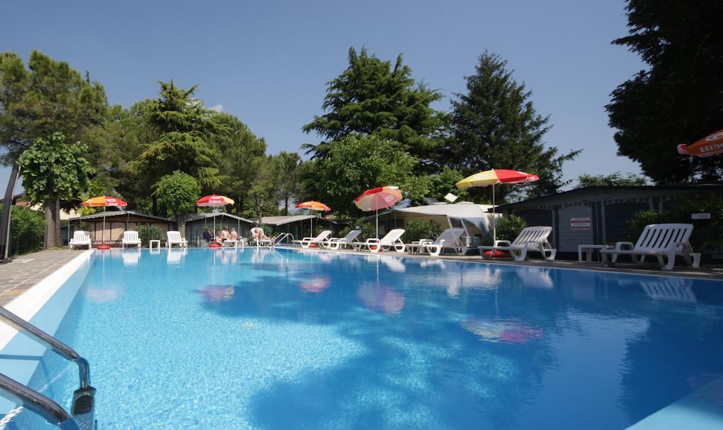 Camping Garden Tourist Manerba del Garda Eksteriør billede